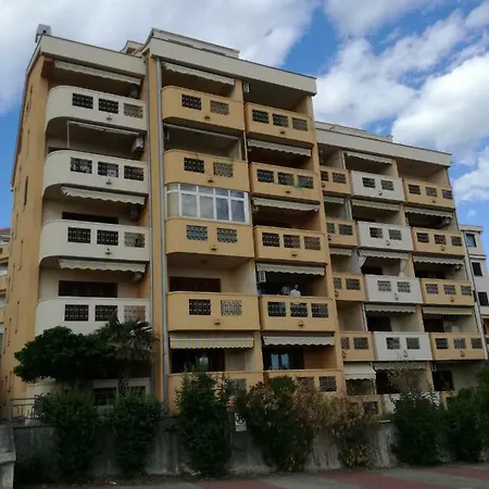 Apartman Una Lägenhet *