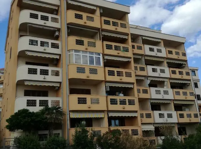 Apartman Una דירה *